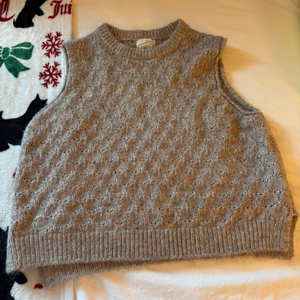 Universal Thread Sweater Vest